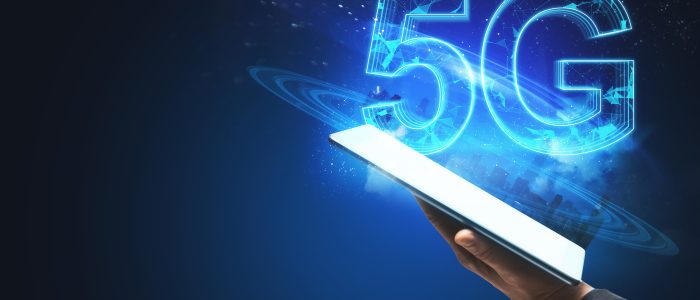 Strong investment and device availability push North America ahead in 5G uptake, with analysts expecting early 5G Advanced features to scale quickly across sectors.