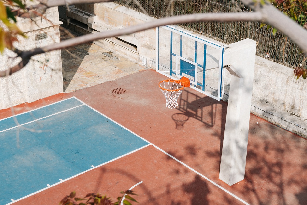 AI robot stuns with record-breaking basketball shot