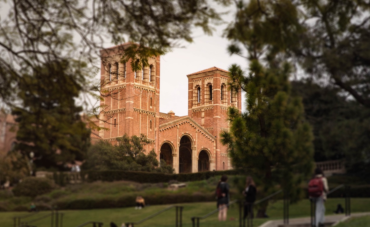 UCLA to offer AI-developed humanities course
