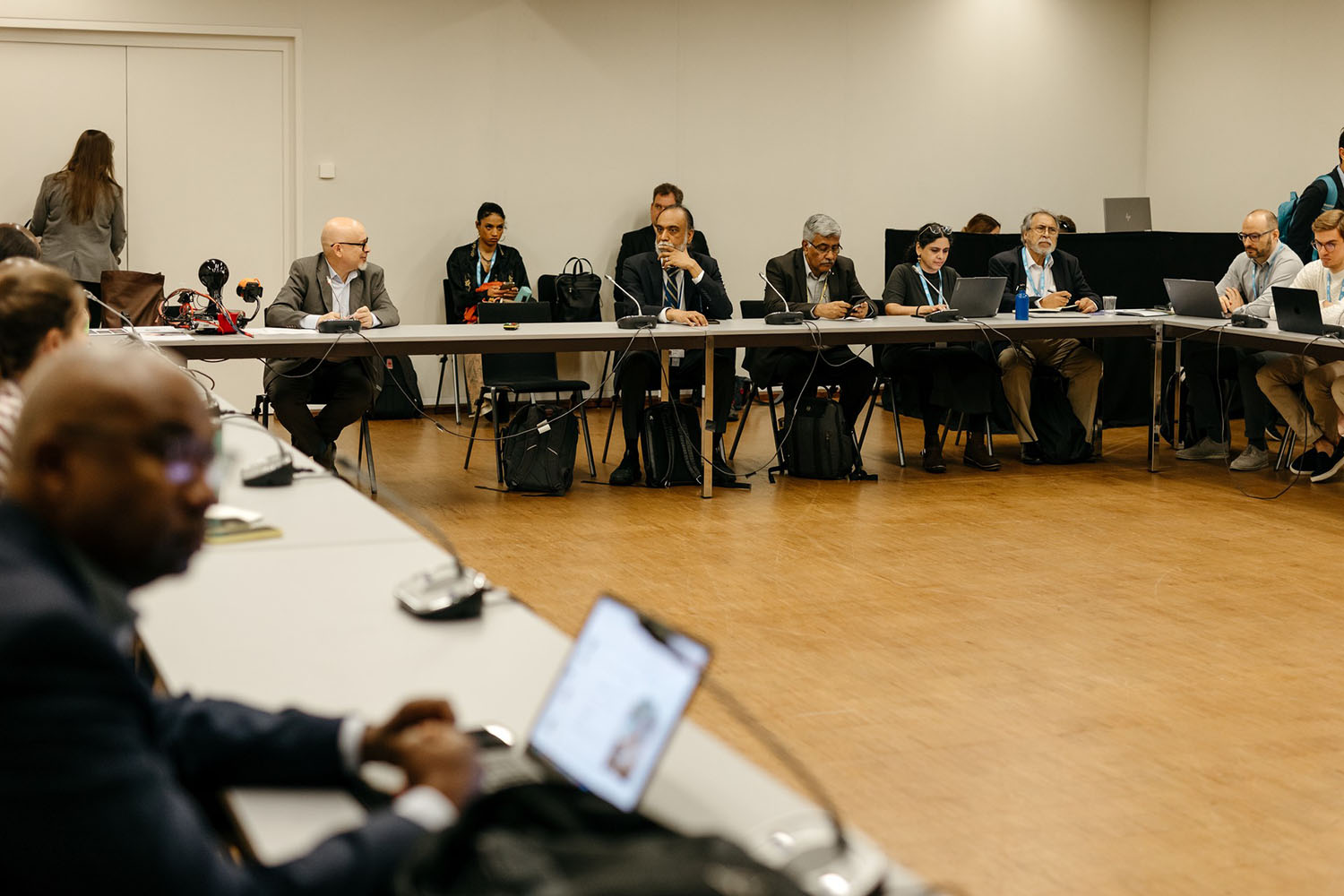  Crowd, Person, People, Adult, Male, Man, Audience, Debate, Speech, Computer, Electronics, Laptop, Pc, Face, Head, Clothing, Formal Wear, Suit, Indoors, Accessories, Glasses, Bhalchandra Nemade, Wojciech Kasperski, Trivendra Singh Rawat, Luiz Felipe Pondé, Timo Andres, Ranjani, Andrés Parra