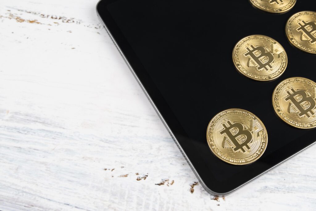 Google Play will now require some cryptocurrency wallet providers to be licenced in more than 15 countries, including the United States and the European Union.