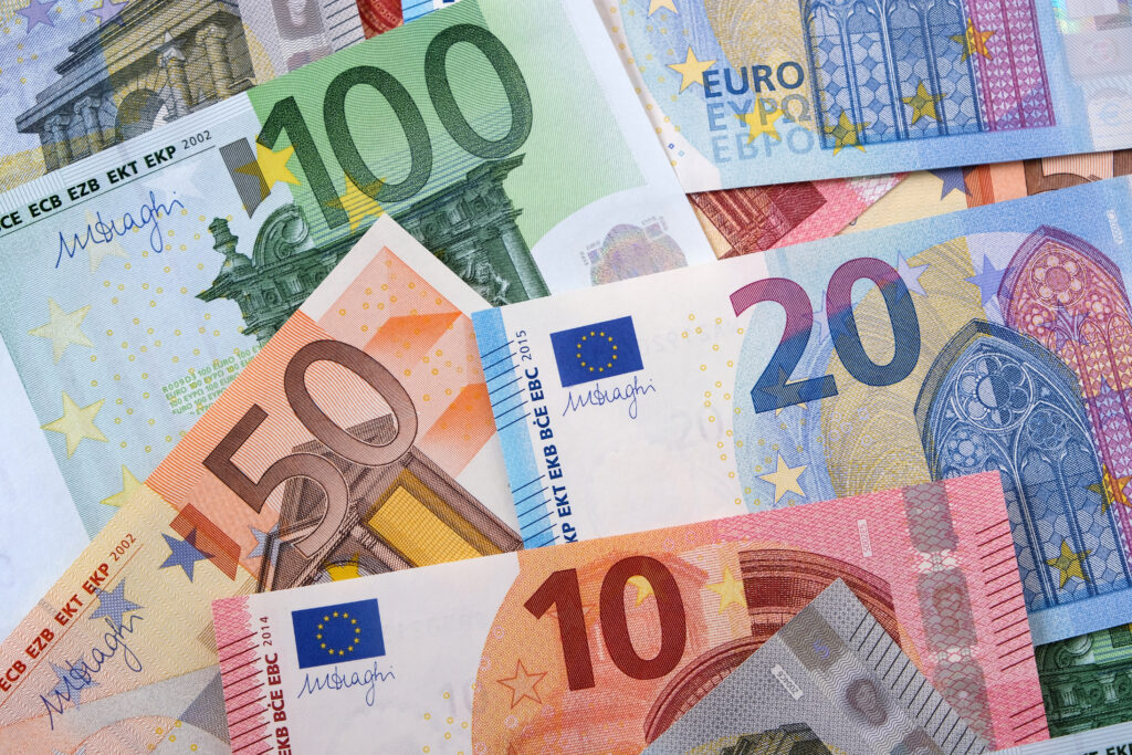 The ECB has confirmed that banknotes and coins will remain in circulation even as it advances plans for a state-backed digital euro.
