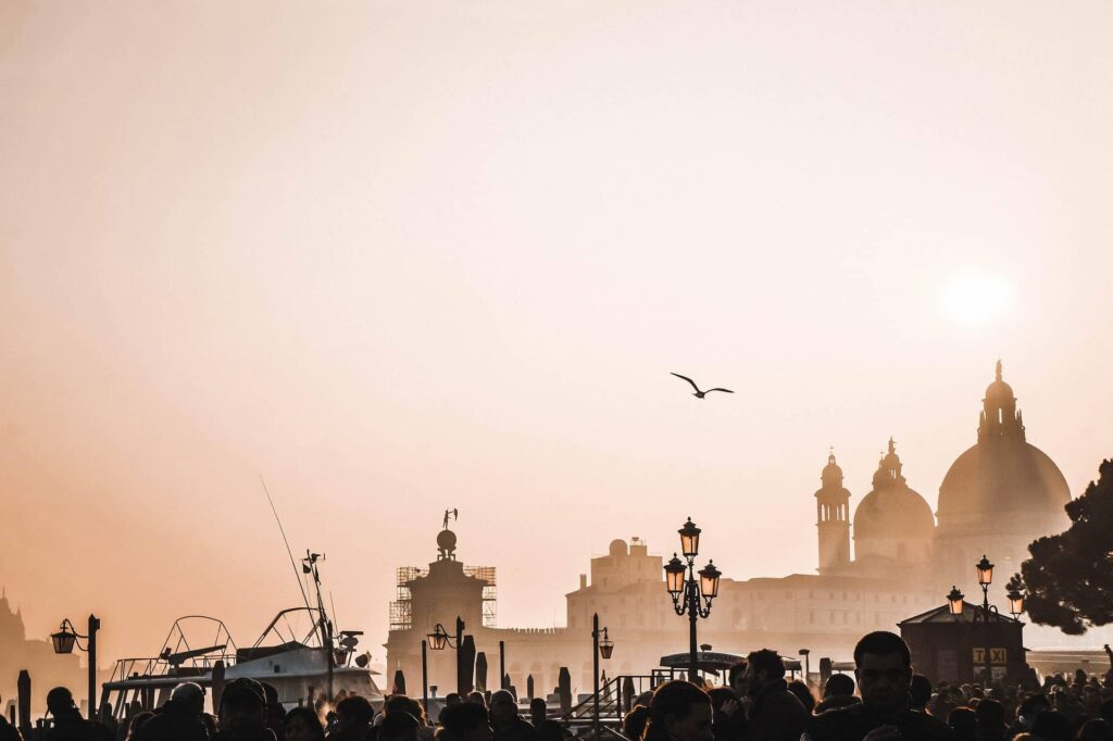 National tourism bodies in Europe are piloting AI with enthusiasm, but uneven readiness and strategy gaps slow broader adoption.