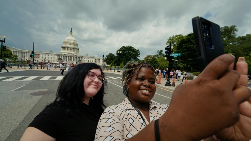 Reflections on the documentary 'Abuse in the World of Online Games' 2 The image shows a photograph of two people taking a selfie