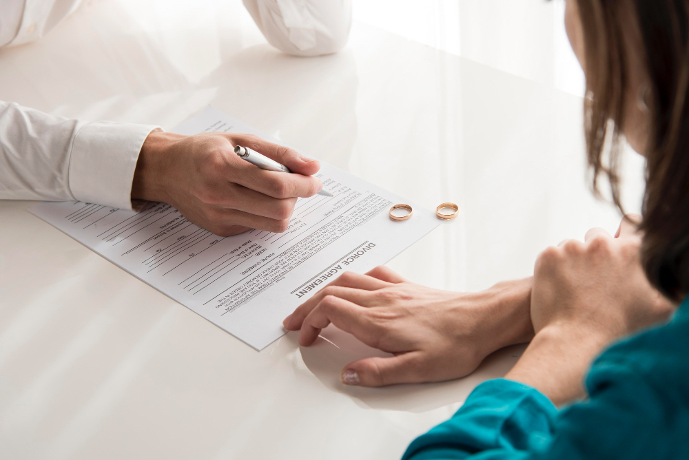 A new bill in Russia seeks to classify cryptocurrency as marital property, ensuring fair division during divorce proceedings.