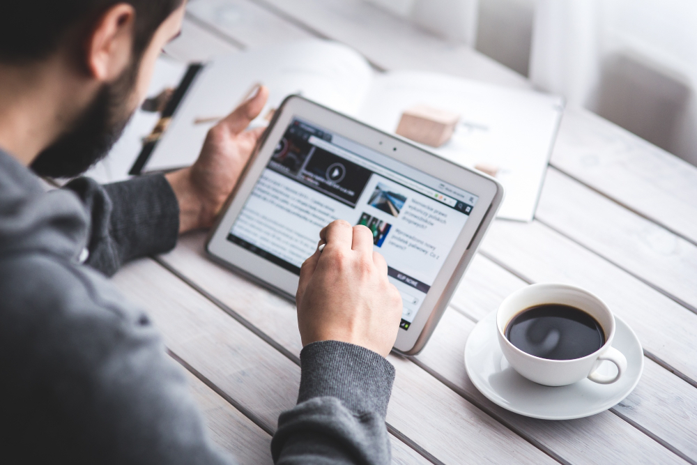 Research highlights growing use of AI chatbots for news
