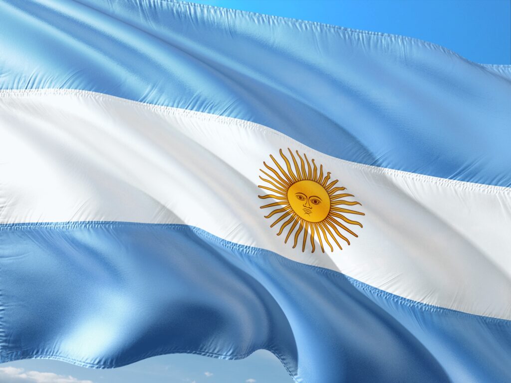 Argentina propone legislación sobre etiquetado de contenidos con IA e identidad digital | Observatorio de Relojería Digital